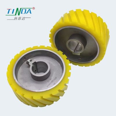 SGS Roda de rolos de borracha ranfurada para papel PVC CPL Veneer máquina de envolvimento automático