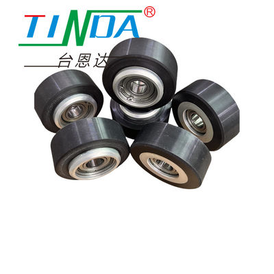 Roda de rolamento elastomérica de superfície lisa para soluções de transporte de materiais industriais personalizadas